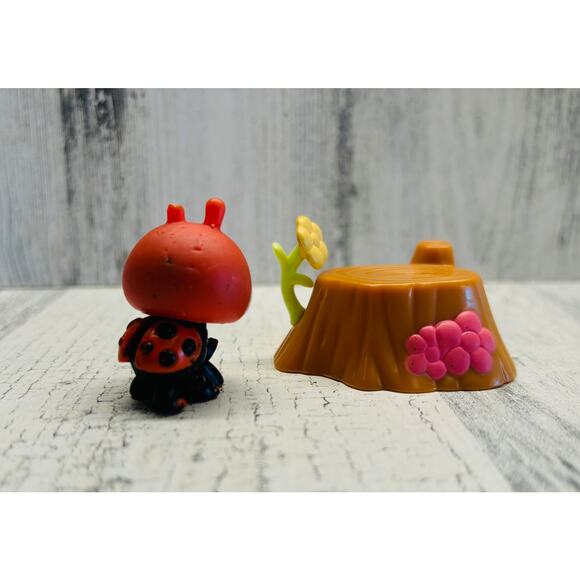 Littlest Pet Shop LPS Vintage Ladybug Pink Magnet EUC - Picture 2 of 3